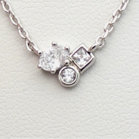 Kendra Scott Adjustable Rhodium Plated Henry Short Pendant Necklace w/White CZ - Picture 3 of 11